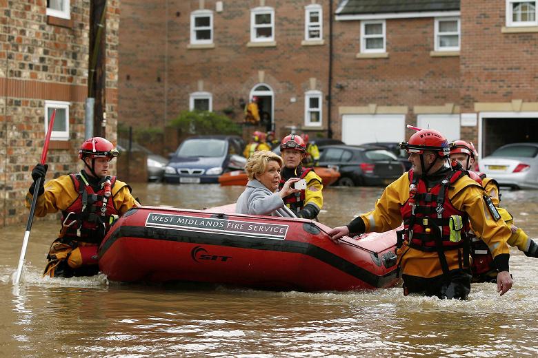 EMERGENCY FLOOD SAFETY SERVICE TO PROTECT YOUR HOME FROM DAMAGE