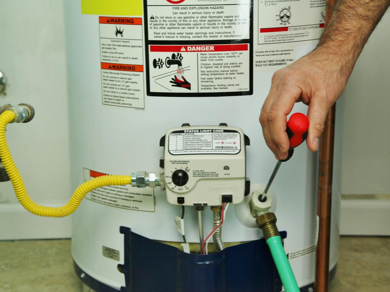 Water Plumbers Tutorial: How to Drain a Water Heater