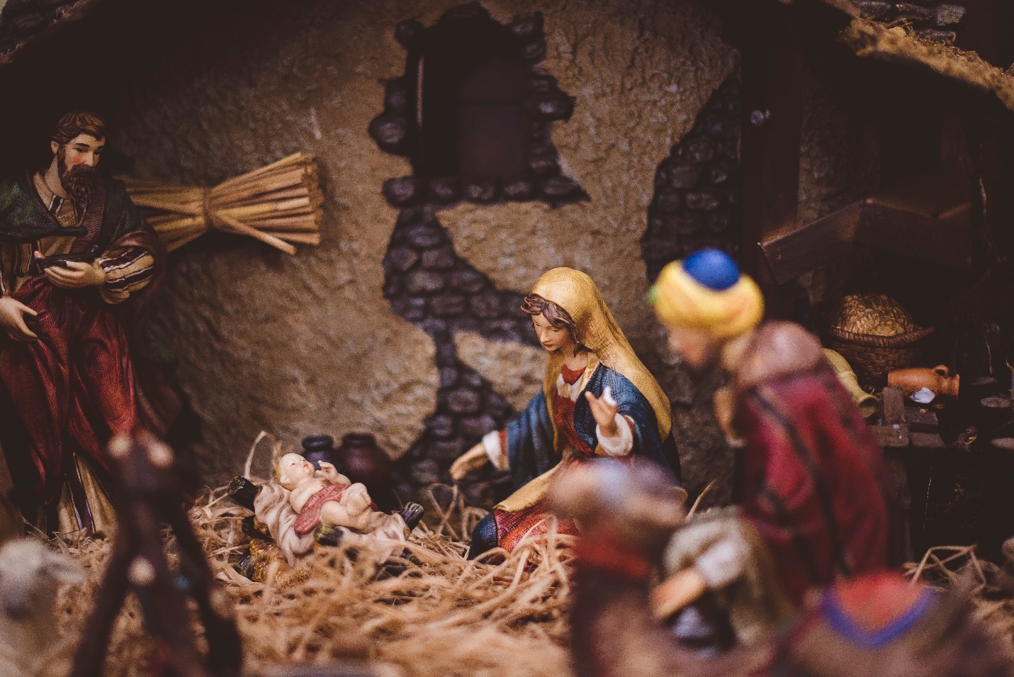 3 Kid-Friendly Holiday Decorations for Your Home